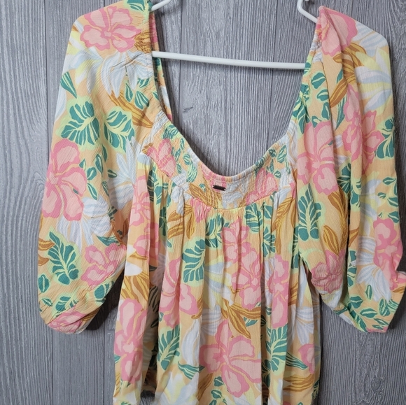 NWT RIP Curl Floral Off The Shoulder  Women's Top - Pink, Yellow, Green 100 Visc - Picture 4 of 6